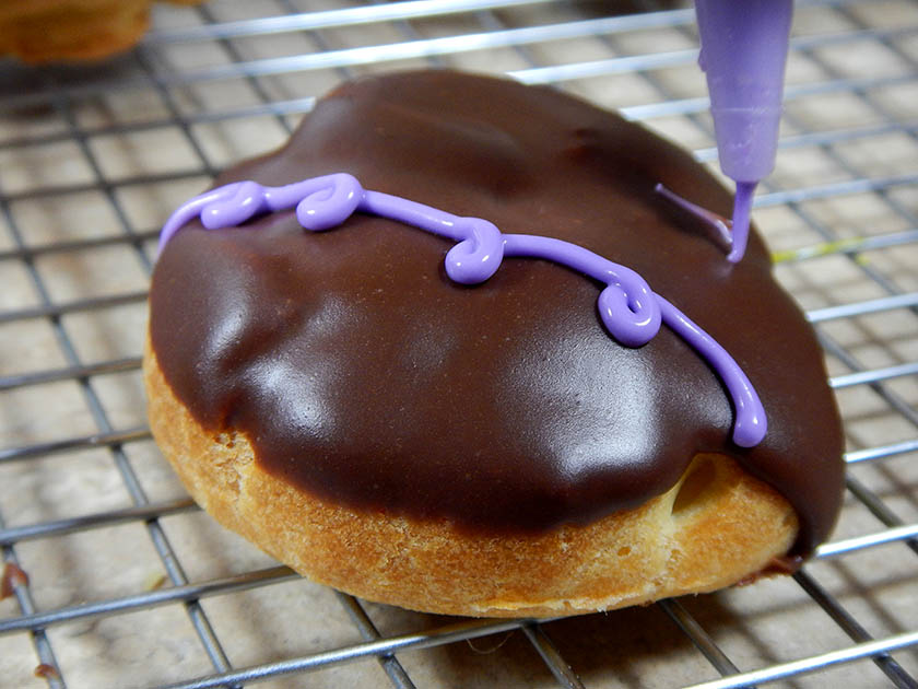 Decorating Easter Egg Eclairs