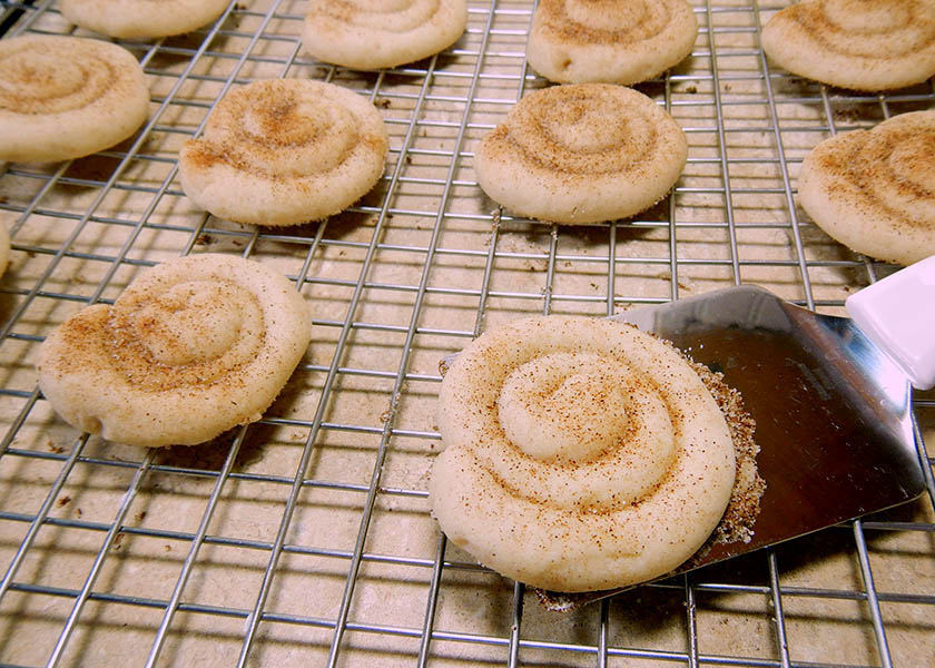 Cinnamon Roll Shortbread Cookies 