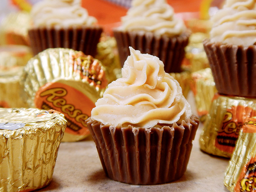 Peanut Butter Cups That Look Like Mini Cupcakes